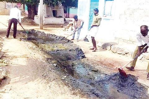 181122 Nagrahala Village Cleaning