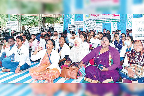 191122 Ballari State Community Health Employees Association Protest