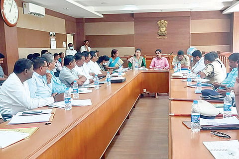 26112022 koppal dc meeting