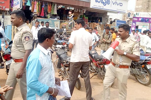 28112022 kustagi bike riders fine