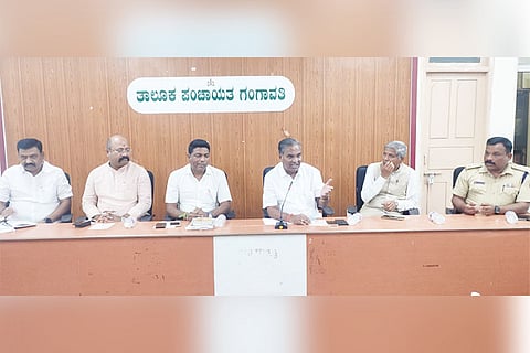 29112022 gangavathi MLA paranna munavalli meeting