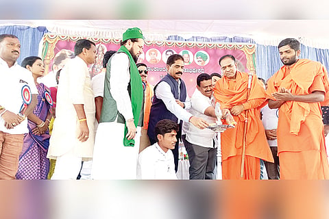 30112022 kustagi mass marriage