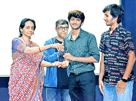 Award to Documentary - Copy