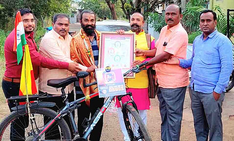Cycle Yatri Sanman Photo