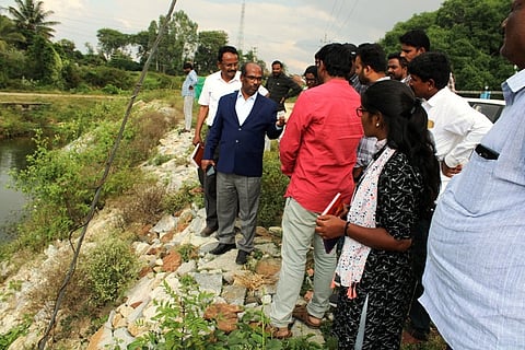 HUN-NOV-23-4(C K MALLAPPA VISIT TO BILIKERE POND)
