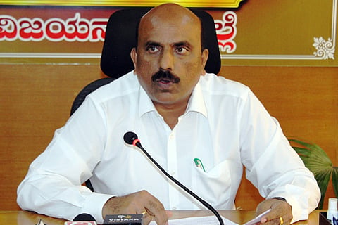 T Venkatesh DC Vijayanagara Dist.
