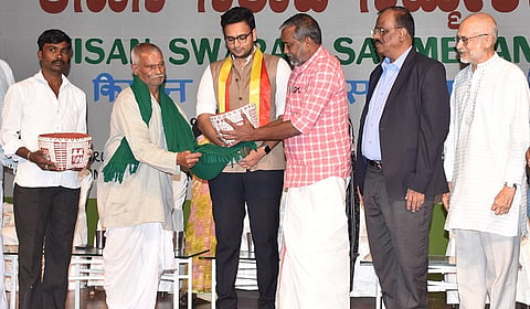 kisan swaraj sammelan