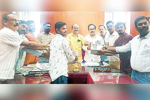 06122022 harapanahalli camara distribution