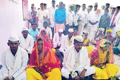 081222 Guddada Hanumasagara Mass Marriage