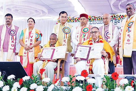091222 Ballari VSK VV 10th Convocation
