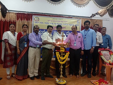 ಕುವೆಂಪುರವರು ವಿದ್ಯೆ ಮುಖೇನ ತಮ್ಮನ್ನು ವಿಶ್ವದಾದ್ಯಂತ ಗುರುತಿಸಿಕೊಂಡವರು