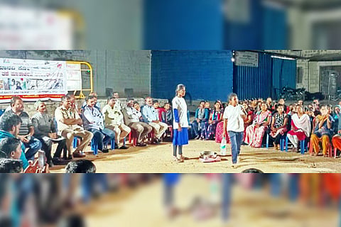 171222 Manvi Public Drama