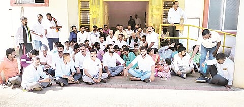 1skpp1-2 etthinhole protest