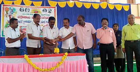 ವ್ಯವಹಾರ ಜ್ಞಾನ ಬೆಳೆಯಲು ಸಹಕಾರಿ