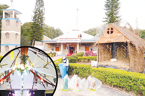 ಕ್ರಿಸ್​ಮಸ್​ ಪ್ರಯುಕ್ತ ಕೋಲಾರದ ಮೆಥೋಡಿಸ್ಟ್​ ಚರ್ಚ್​ನಲ್ಲಿ ಭರದಿಂದ ಸಾಗಿದ ಗೋದಲಿ ಹಾಗೂ ದೀಪಾಲಂಕಾರ 
