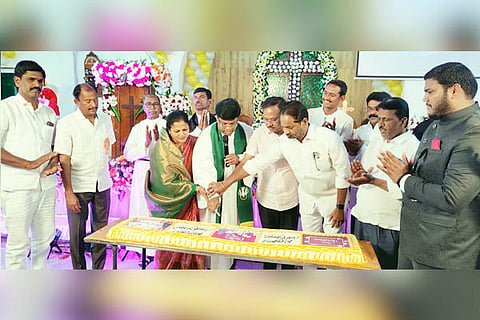25122022 raichur crismas
