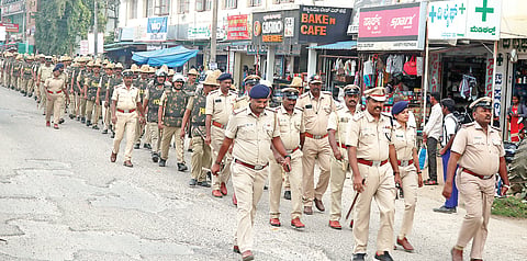 HUN-DEC-1-6(POLICE ROUTE MARCH)