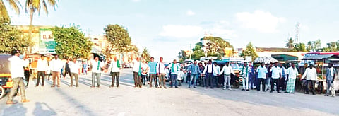 HUN-DEC-28-7(RAITHA SANGH PROTEST)