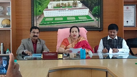 ಹೆಣ್ಣು ಮಕ್ಕಳನ್ನು ವಿದ್ಯಾವಂತರನ್ನಾಗಿ ಮಾಡಲು ಮುಂದುವರಿಯಬೇಕು