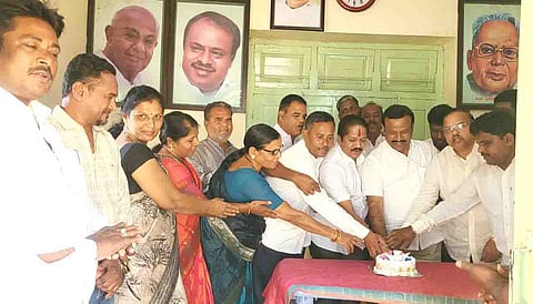 Kumarswamy Birthday JDS Office photo-2