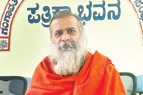 Vidyadasa Baba Anjanadri Hill Archaka