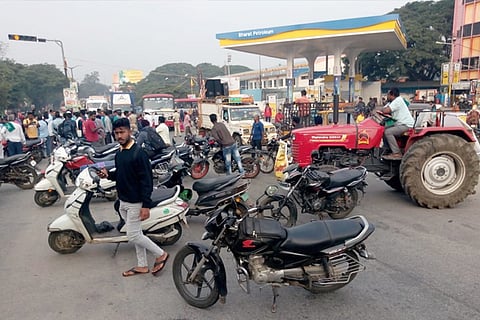 sugar cane mandya protest
