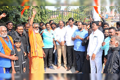 020123 Raichur Ayyappa Swami Committe Protest