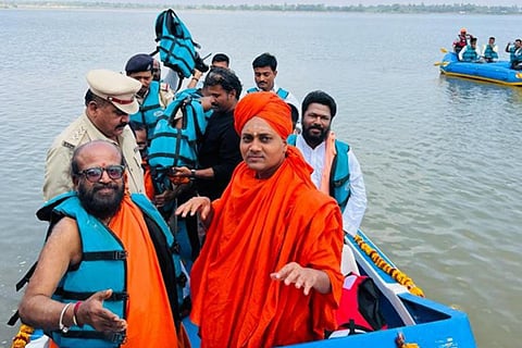 050123 Girigera lake Gavishree Booting