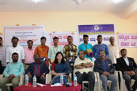 HUN-JAN-25-1(VOTERS DAY AT D D URS COLLEGE)