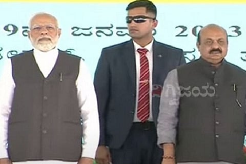 modi on stagee