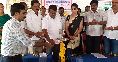 ಆಸ್ಪತ್ರೆ ಹಾಗೂ ಶಿಬಿರಗಳಿಗೆ ತೆರಳಿ ರಕ್ತದಾನ ಮಾಡಬೇಕು: ಬಾಲಕೃಷ್ಣ