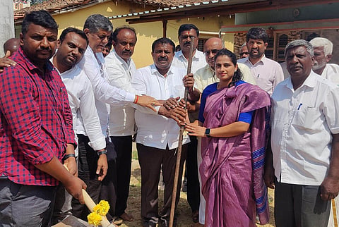 ರಸ್ತೆ ಅಭಿವೃದ್ದಿ ಕಾಮಗಾರಿಗೆ ಶಾಸಕ ಸಿ.ಎನ್.ಬಾಲಕೃಷ್ಣ ಭೂಮಿಪೂಜೆ