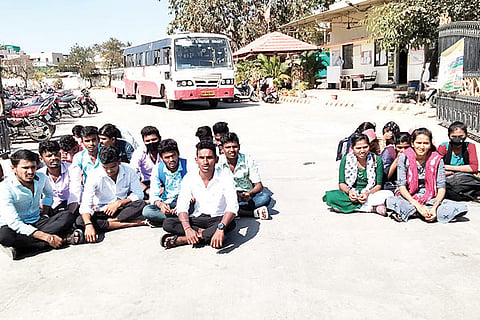 130223 Sindhanuru Students Protest