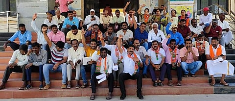 ಬಗರ್ ಹುಕಂ ಅಡಿ ಭೂ ಮಂಜೂರಾತಿ ನಿರ್ಲಕ್ಷ್ಯ: ಬಿಜೆಪಿ ನೇತೃತ್ವದಲ್ಲಿ ಪ್ರತಿಭಟನೆ