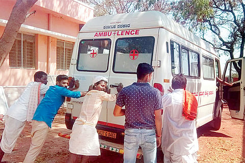 150223 Kankagiri Ambulance Repair
