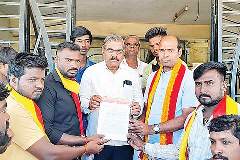 160223 Gangavati Karave Protest