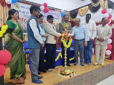 ಸಮಾಜ ಶಾಸ್ತ್ರ ಅಭ್ಯಸಿಸುವವನನ್ನು ಸಮಾಜವಿಜ್ಞಾನಿಯಾಗಿ ಕಾಣುವ ಅವಶ್ಯಕತೆಯಿದೆ: ಪ್ರೊ. ಎಂ. ಗುರುಲಿಂಗಯ್ಯ
