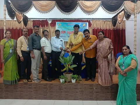 ಕಾಲೇಜಿಗೆ ಬಂದ ವಿದ್ಯಾರ್ಥಿಗಳು ಜ್ಞಾನಾರ್ಜನೆಯಲ್ಲಿ ತೊಡಗಿಕೊಳ್ಳಬೇಕೇ ವಿನಃ ದಾರಿತಪ್ಪಬಾರದು!.
