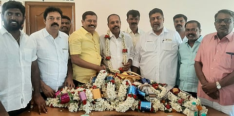 ಪಿಕಾಡ್ ಬ್ಯಾಂಕ್ ಅಧ್ಯಕ್ಷರಾಗಿ ಎಂ.ಶಂಕರ್ ಆಯ್ಕೆ.