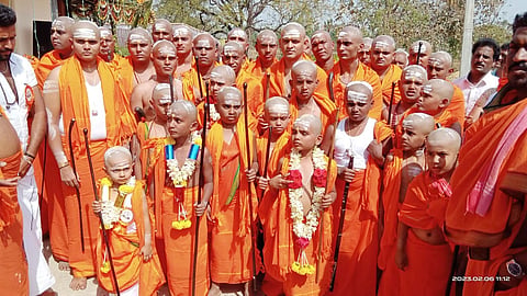 ಸಂಸ್ಕಾರದ ಕೊರತೆಯಿಂದ ಗುರು ಹಿರಿಯರ ಬಗ್ಗೆ ಸಮಾಜ ಅಸಡ್ಡೆಯಿಂದ ವರ್ತಿಸುತಿದೆ.