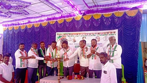 HUN-FEB-7-1(CONG MEETING)