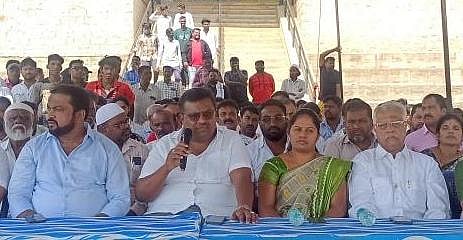 Rmgm-Ph-001-Junior College Ground -CMC-Councilor-Sheshadri-Pressmeet-News-Ramanagara-20-2-2023