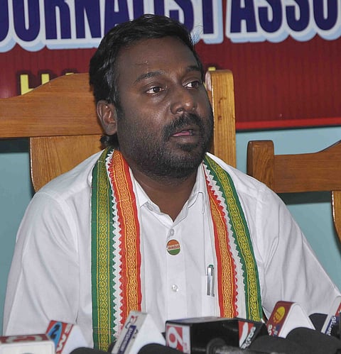 ಕಾಂಗ್ರೆಸ್‌ಗೆ ಜೆಡಿಎಸ್ ಪ್ರಮುಖ ಎದುರಾಳಿಯಾಗಿದೆ: ವಿಜಯ ವಸಂತ್