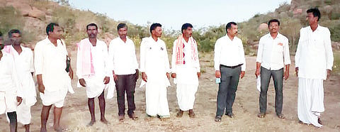 grgnt photo 01 capson ಕಳೆದ ವಷ೯ 2022 ಫೆಬ್ರವರಿಯಲ್ಲಿ ಸ್ಮಶಾನದ ಜಾಗೆಗಾಗಿ ಲಿಂಗಸೂಗೂರು ತಹಶೀಲ್ದಾರರು ಸ್ಥಳಕ್ಕಾಗಮಿಸಿ