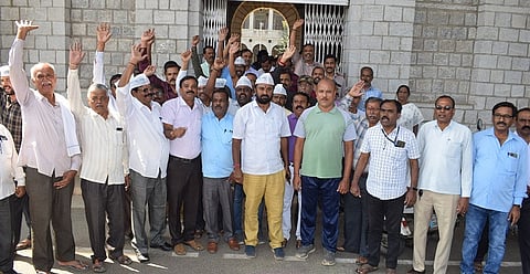 Sarkari Noukara Protest)