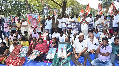 Cong Protest)