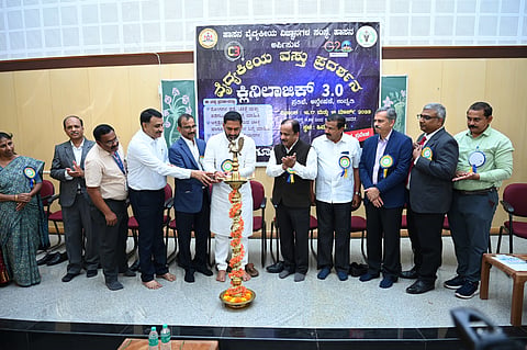 ಸಮಾಜದ ಪ್ರತಿ ವ್ಯಕ್ತಿಗೆ ವೈದ್ಯಕೀಯ ವಿಚಾರಗಳ ಬಗ್ಗೆ ಅರಿವು ಮೂಡಿಸಬೇಕು :  ಹಿಮ್ಸ್ ನಿರ್ದೇಶಕ ಡಾ ರವಿಕುಮಾರ