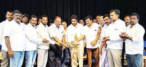 27HDK01