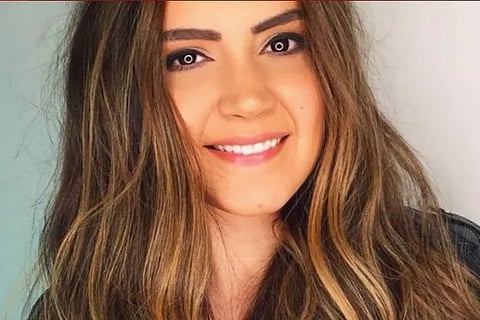 27yr old beauty queen falls to death from 6th floor while escaping flat fire in Brazil