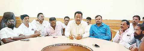 28 kotturu 2
